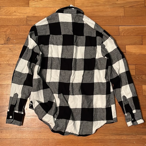 Old Navy Long Sleeve Boyfriend Black Checkered Flannel - Picture 3 of 7